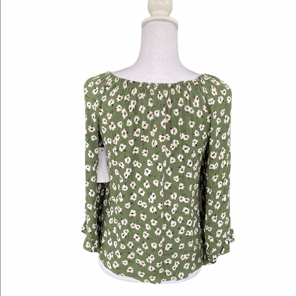 Love Alexa 💕 green floral long sleeve top 1️⃣ - Picture 4 of 8